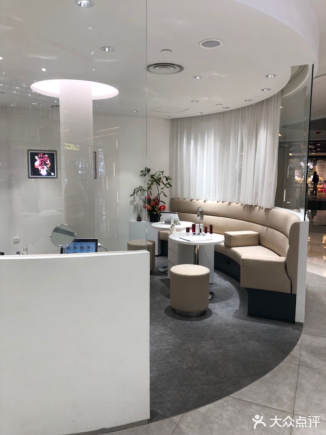 老婆辛苦一年，对于女人来说保养品肯定都是喜欢的