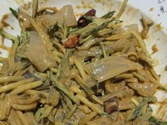 -老码头黑皮肘子锅包肉(赣水路店)