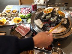 -围炉肉舍•炭烤活鳗•丹东海鲜烤肉(步行街店)