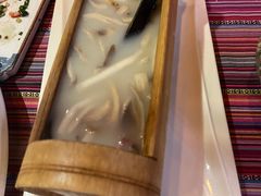 -香巴拉云南餐厅(华莱坞店)