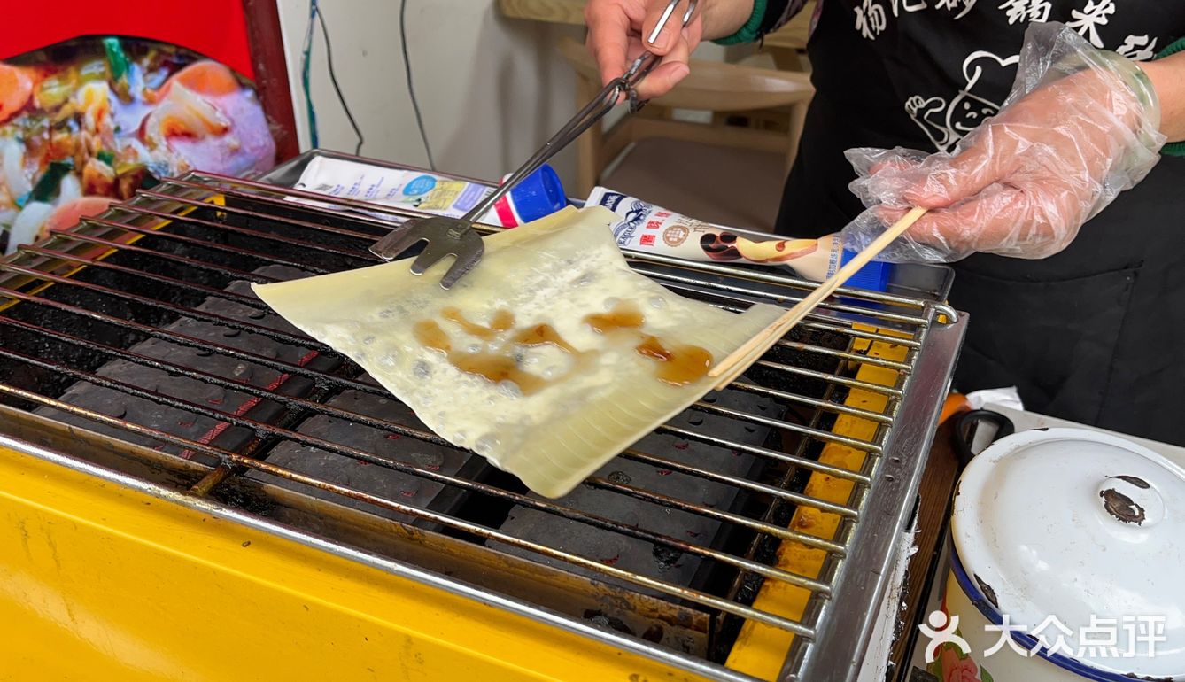 大理古城一定要去吃的砂锅米线店！