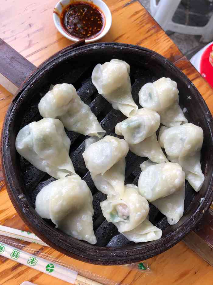 穆师蒸饺专卖"典型我大中华私人小作坊!点了特色蒸饺,可.