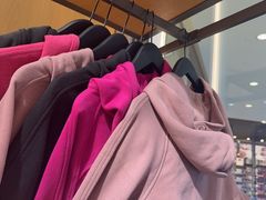 -lululemon(上海浦东IFC店)