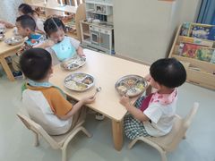 -好奇星国际托育(金地自在城校区)