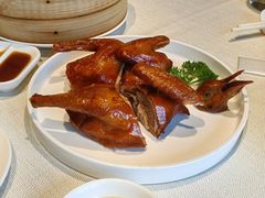脆皮烧乳鸽-御宝轩(益丰·外滩源店)