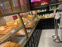 面包甜点陈列柜-昆明冠生园·蛋糕·面包(南强街店)