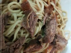 -松树干拌面店