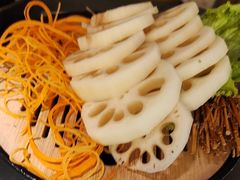 -湊湊火锅·茶憩(杭州湖滨银泰in77店)