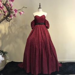-月月婚纱礼服仓储店(王府井店)