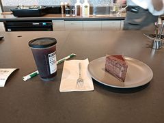 -星巴克臻选(上海合生汇1F店)