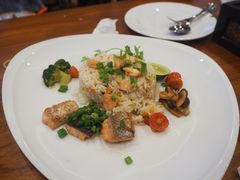 -Chom Cafe and Restaurant