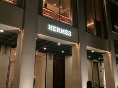 门面对西湖-HERMES(湖滨银泰in77店)