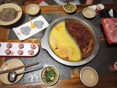 花胶鸡鸳鸯锅-巴将军·非遗老字号火锅(解放碑店)