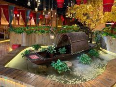 -老滇山寨•云南特色菜•地方菜•民族风情歌舞表演(金碧店)