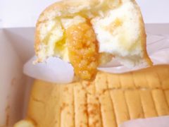 流心咸蛋黄蛋糕-汤姆大师傅鲜香牛肉饼(深圳保利文化广场店)