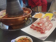 -楼外楼大刀肉传统火锅居(幸福街店)