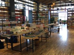 -新华书店(解放中路店)