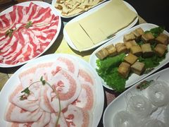 -麦比克欢乐火锅(东港黄海大市场店)