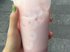 莓莓酸奶-CoCo都可(湖滨银泰店B区店)