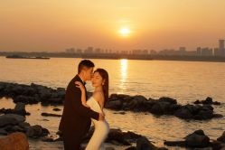 -雪中彩影婚纱摄影·微光艺术中心