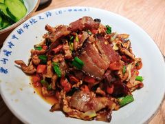 土萝卜干炒土腊肉-吃饭皇帝大土家民族菜(正大广场店)