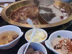 -重庆小天鹅火锅(中商广场店)