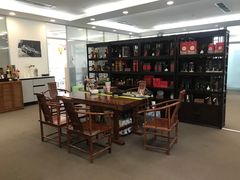 -广州鸿粤星辉奔驰4S店(钟村店)