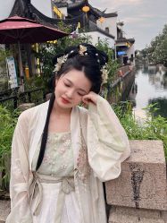 -一揽芳华汉服旗袍体验馆(拙政园店)