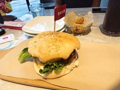 -必胜客(尹山湖歌林公园店)