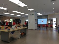 -华为授权体验店(中山公园来福士)