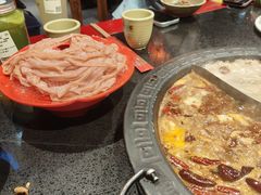 -宽板凳老灶火锅(台湾街店)