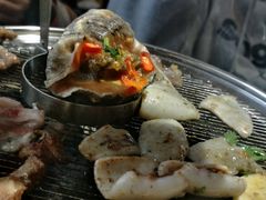 -围炉肉舍•炭烤活鳗•丹东海鲜烤肉(步行街店)