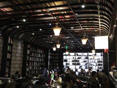 -钟书阁(松江泰晤士小镇店)