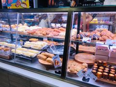 面包甜点陈列柜-巴黎贝甜(五道口店)