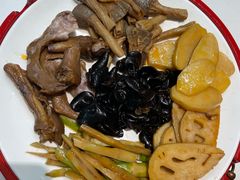 -万重锦·人文川菜馆(骡马市店)