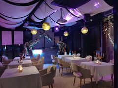 -Bo Lounge & BOA Club
