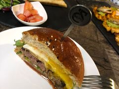 经典芝士汉堡-HIGH FIVE哈福手工汉堡(桂林路店)