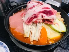韩式部队火锅-烤路里·韩国品质自助烤肉(石路天虹4号店)