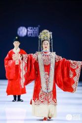 -艾朵婚纱