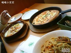 双重芝士PIZZA，海鲜通心粉。-萨莉亚意式餐厅(上下九店)