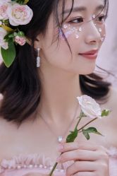 点击看大图 -挪娅婚纱摄影皇家会所