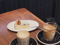 Flat&nbsp;white-black rainbow coffee