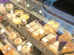 -红宝石·鲜奶小方·海派西点房(南丹店)