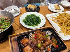 -莲餐厅·湖北菜·藕汤是头牌(愚园路店)