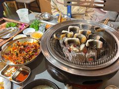 -围炉肉舍•炭烤活鳗•丹东海鲜烤肉(步行街店)