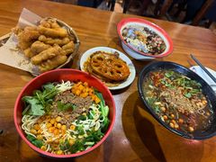 -爆炸头阿姨小四川正宗川味小吃(无任何分店)