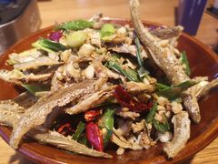 香煎金鞭溪小鱼-印象鲵宴·张家界地标美食名片(溪布街店)