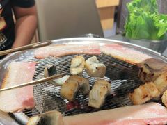 -围炉肉舍•炭烤活鳗•丹东海鲜烤肉(步行街店)