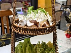 -刘姐啤酒鱼民族演艺餐厅(西街总店)