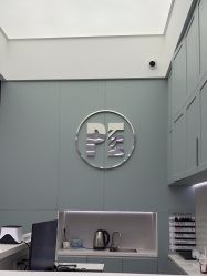 -PE SALON